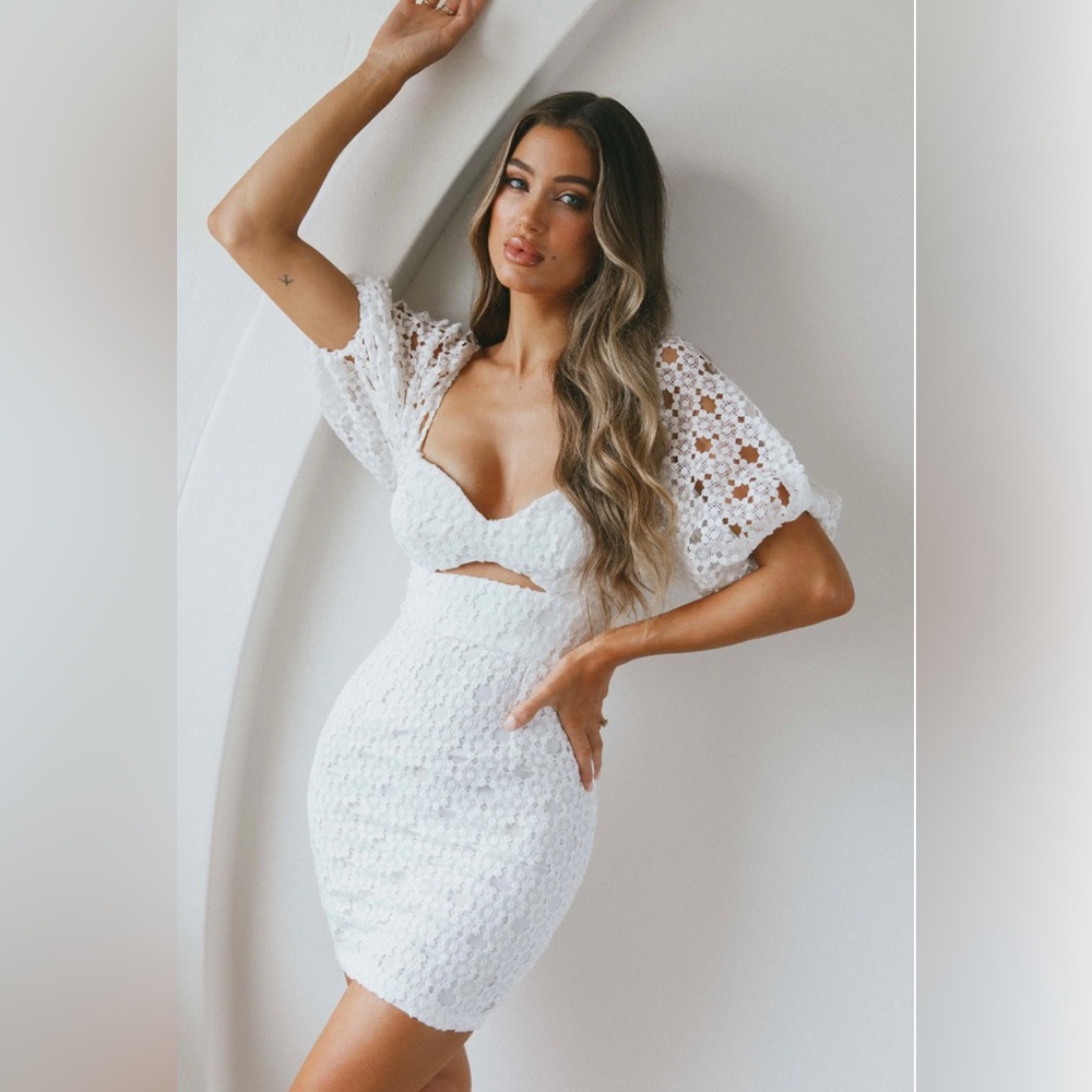 NWT Catch Feelings Sweetheart Neckline Crochet Lace Overlay White Dress